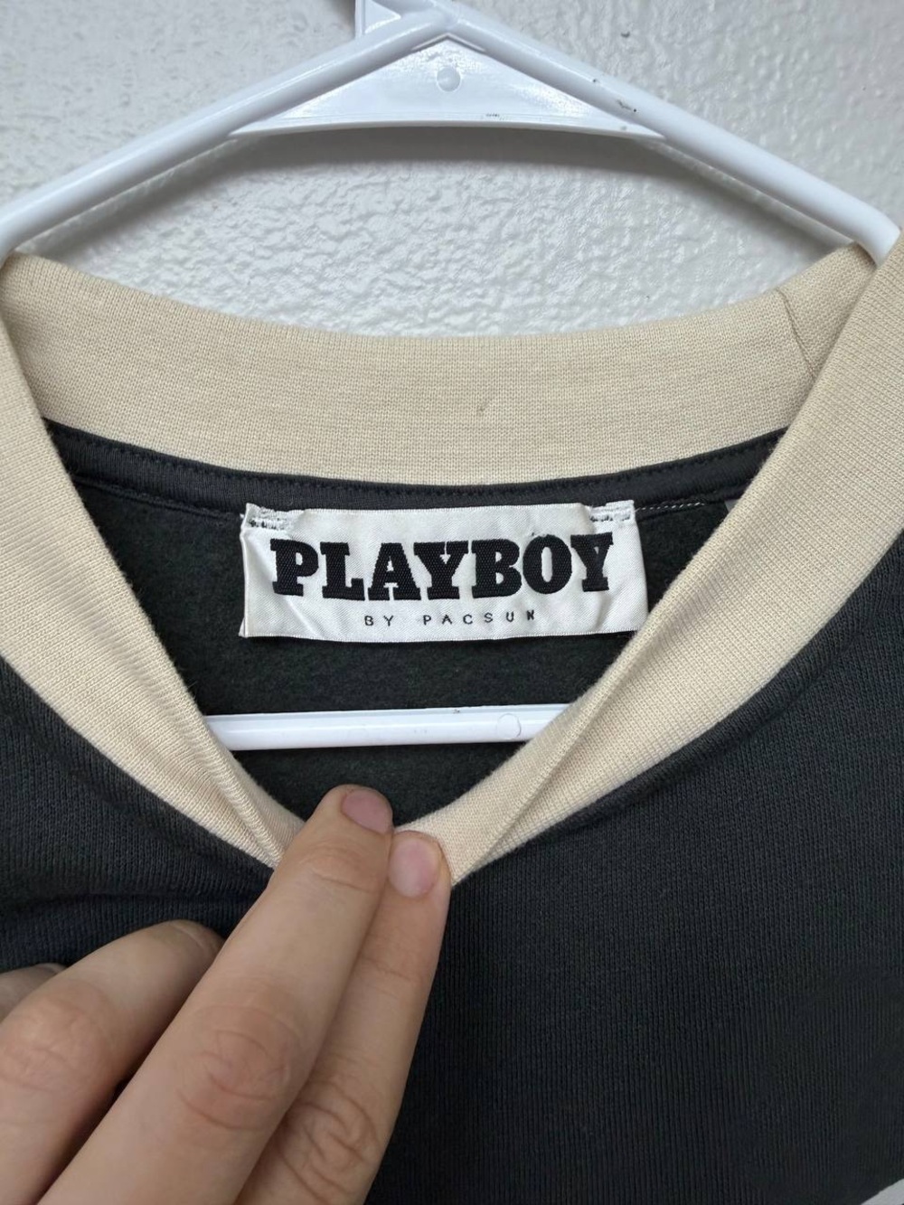 Playboy by PacSun Men’s Graphic Crewneck Sweatshirt Black Beige Oversized - Picture 3 of 9